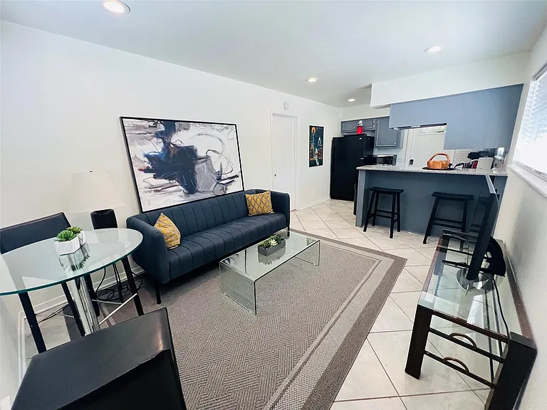1715 Bluebonnet Ln #A — Photo 4