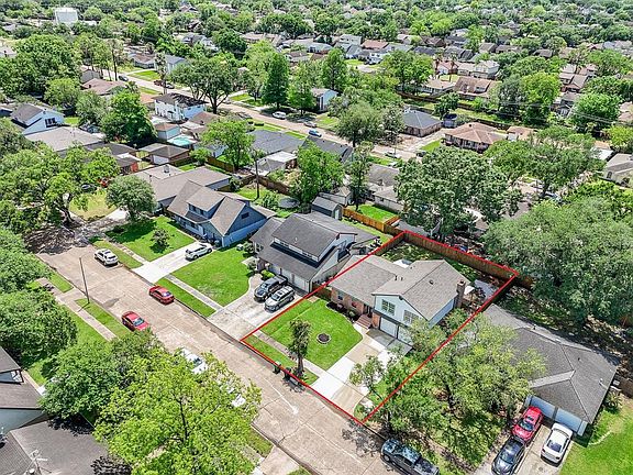 3rd image of 10822 Sagebluff Drive