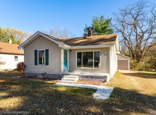2527 Massena St, Commerce Township, MI 48382