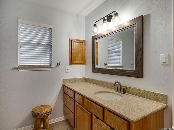 2nd image of 214 Glade Dr