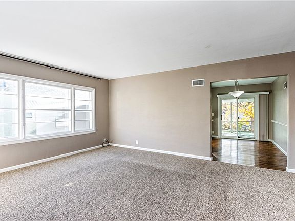 2nd image of 1034 Yale Ave