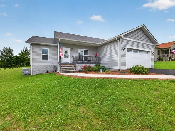 64 Perry Creek Dr, Crossville, TN 38572