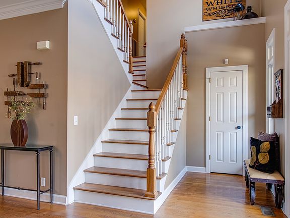 3rd image of 256 Karnes Dr
