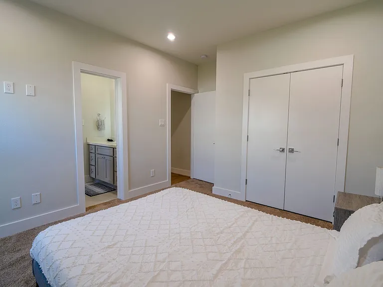 615 Northew St #G — Photo 14