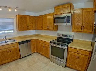 2487 Brookfield Dr, Manhattan, KS 66503