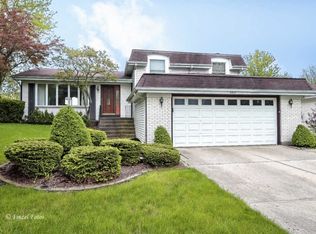 4525 Mumford Dr, Hoffman Estates, IL 60192