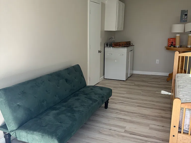 Page Ln — Photo 10