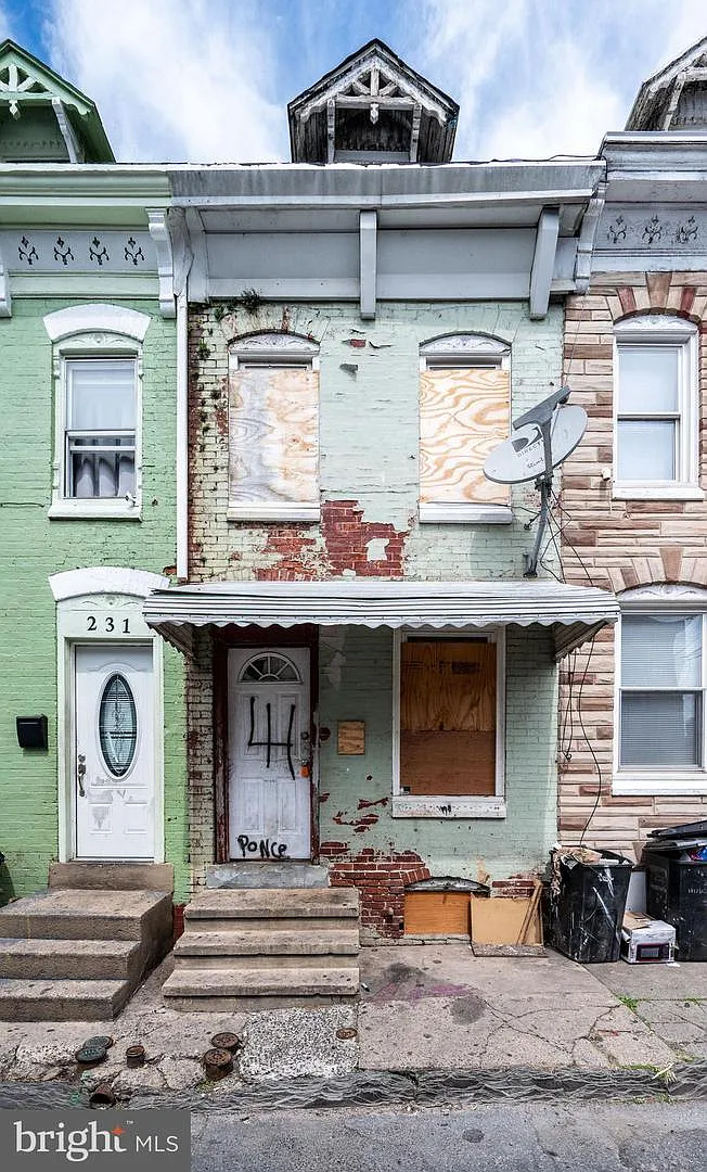 233 Hudson St photo 1