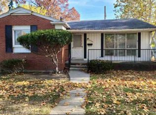 20195 River Oaks Dr, Dearborn Heights, MI 48127