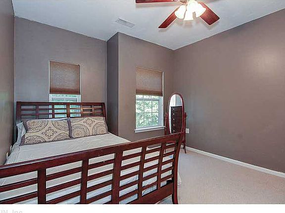 3rd image of 1005 Gamston Ln #1005