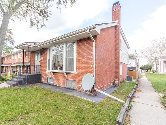 2nd image of 7941 N Nordica Ave