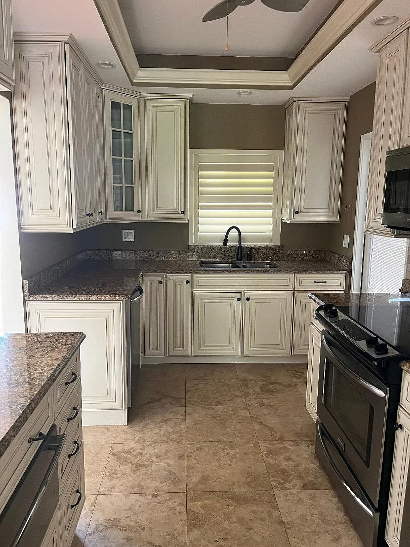 1551 Mayfield Ave — Photo 4