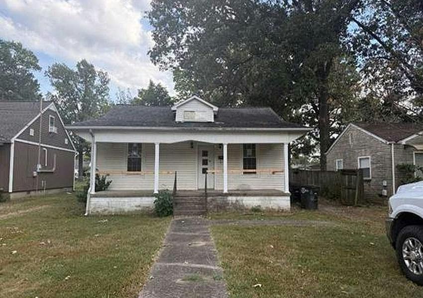 1st image of 2624 Clark St