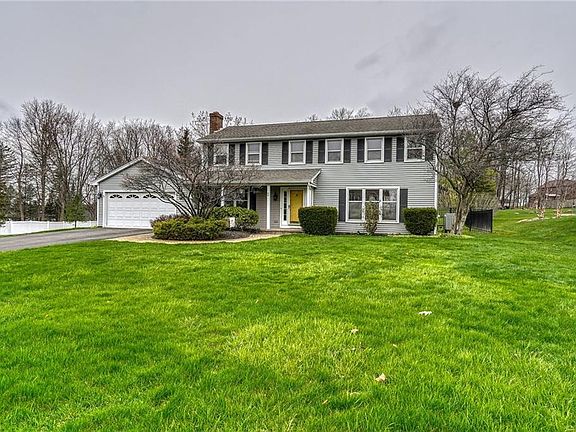 3rd image of 24 County Clare Cres