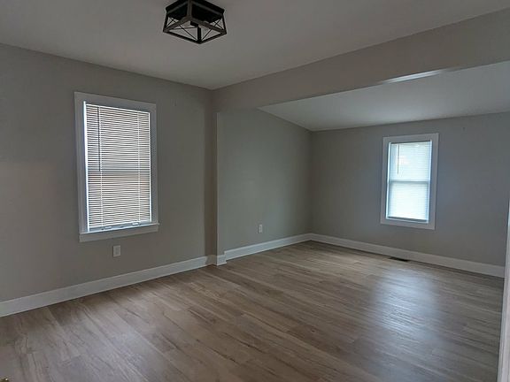 5th image of 123 Lincoln Ave