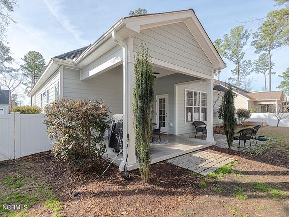 2nd image of 3960 Colony Woods Dr