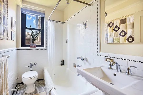 Sold by Compass | media 16