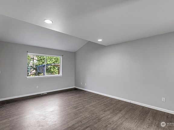 4th image of 26164 74th Avenue NW