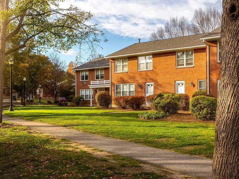 Hathaway Farms Townhomes at Northampton — Photo 50