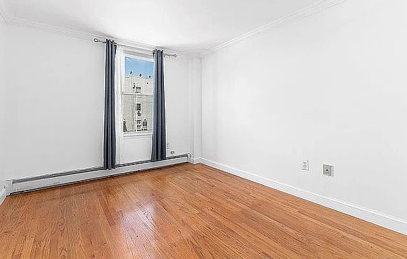 5th image of 454 Carlton Ave APT 2