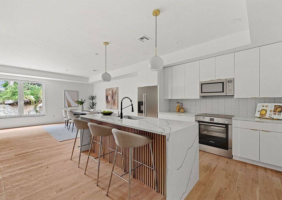 1st image of 122 Washington St #21