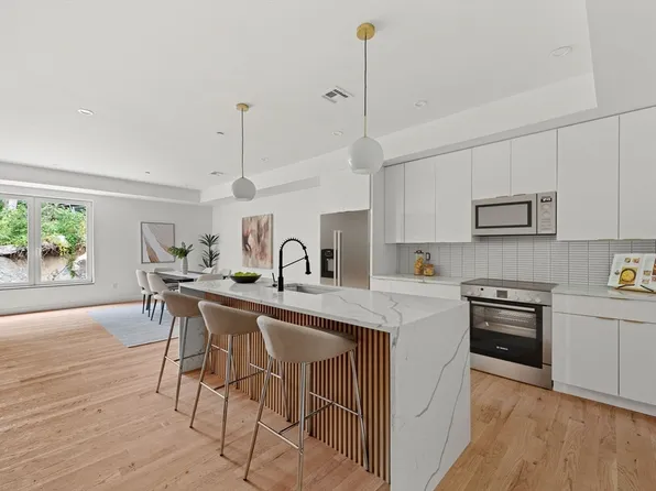 122 Washington St #21, Weymouth, MA 02188