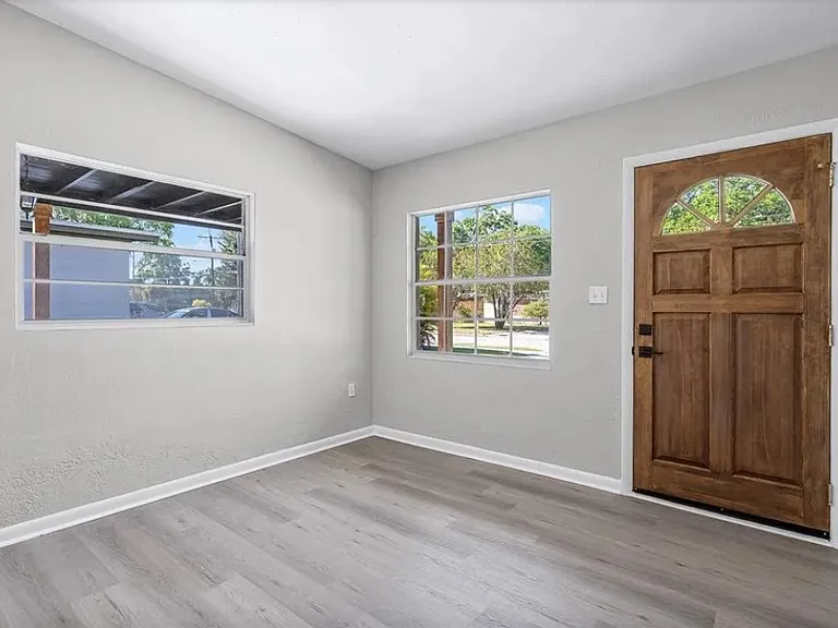 912 Citrus St — Photo 2