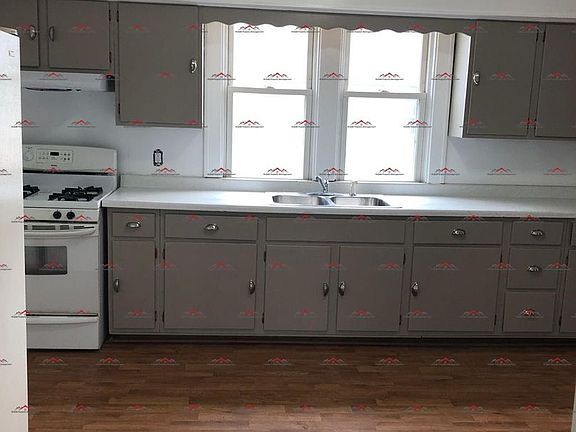 3rd image of 2426 Schrage Ave #2