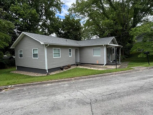 107 Porter Rd, Oak Ridge, TN 37830