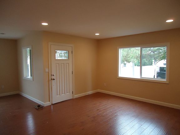 3rd image of 2522 W Cedarwood St