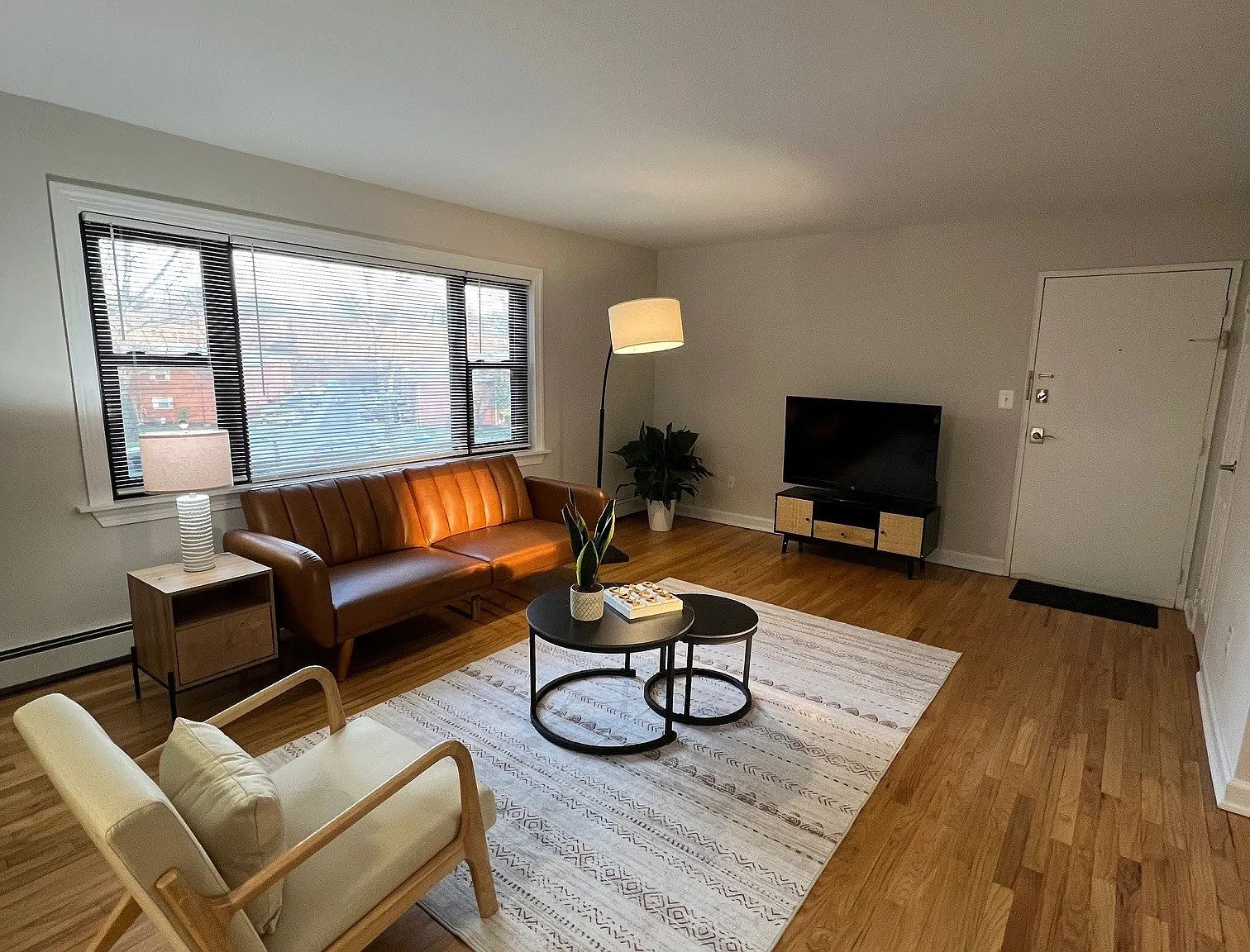 Highland Manor Apartments — Photo 2