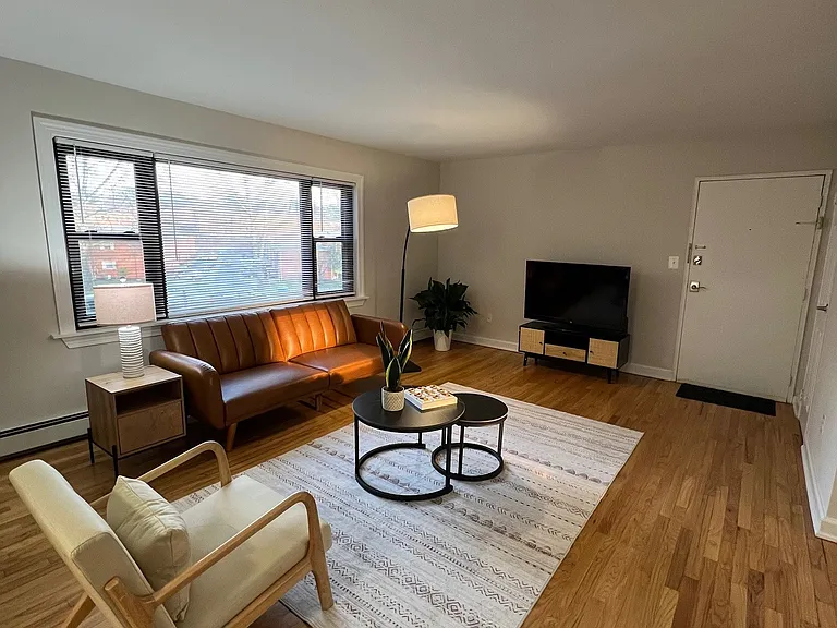 Highland Manor Apartments — Photo 2