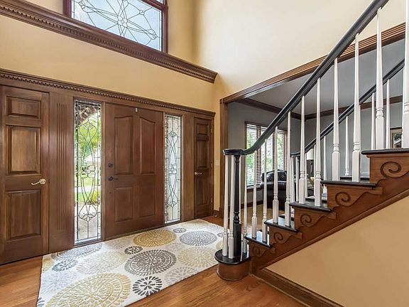 3rd image of 8171 Crossgate Ct N
