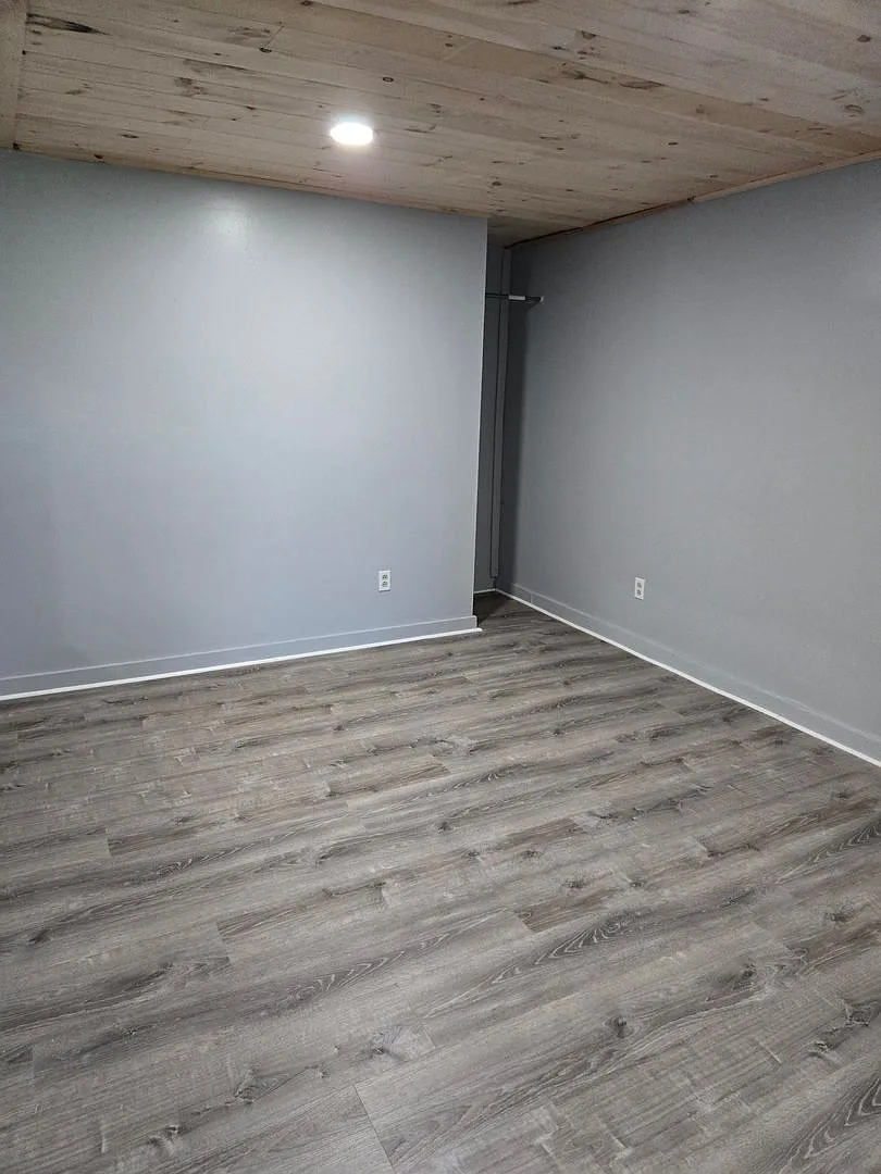 11 Lincoln St (4 Units) — Photo 3