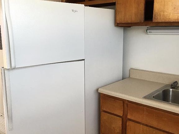 4th image of 715 7th St APT 15