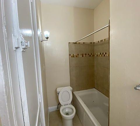 4th image of 5916 Prytania St