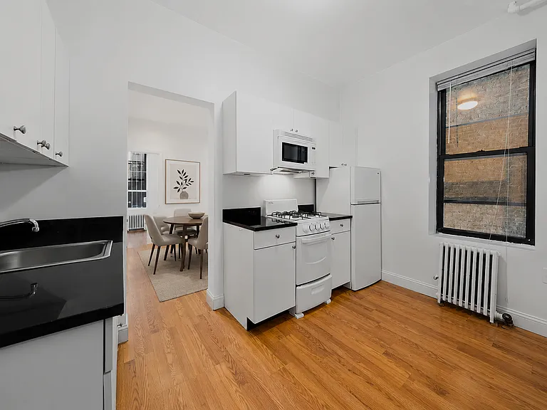 64 Macdougal St #1 — Photo 4