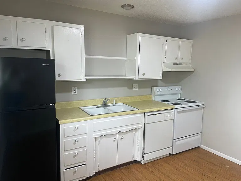 7301 N Moberly Dr #B — Photo 7