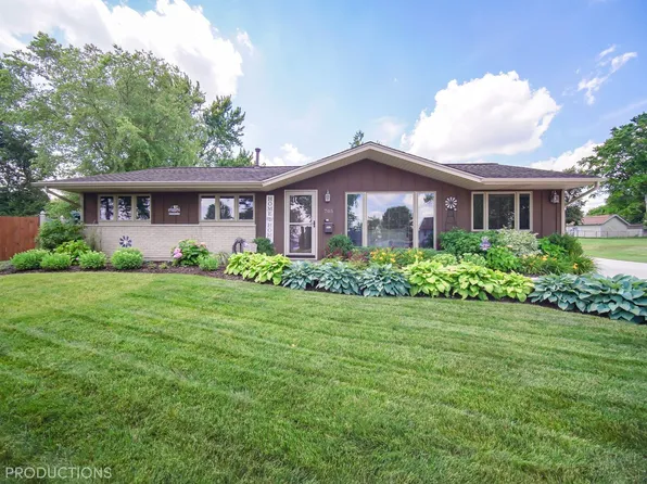 705 Belmont Ct, Romeoville, IL 60446
