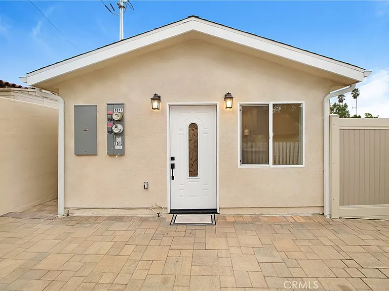 1013 E Angeleno Ave — Photo 1