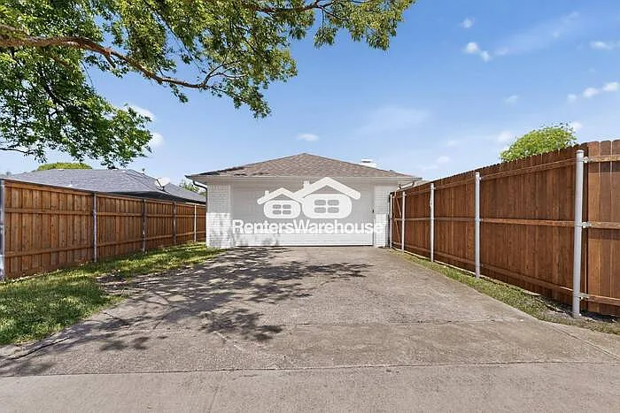 710 Worcester Ln — Photo 43
