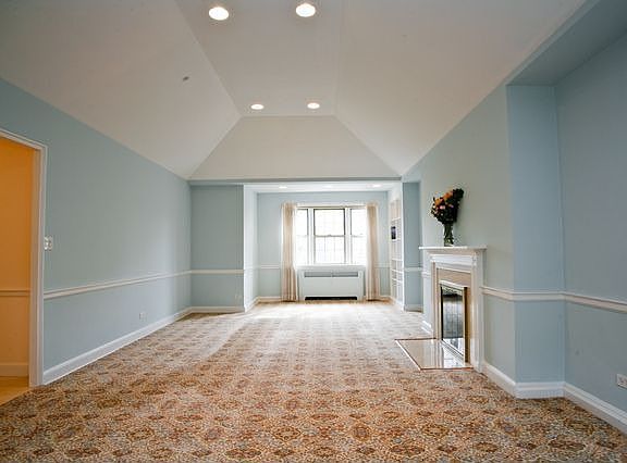 2nd image of 1 Chateaux Cir APT 1K