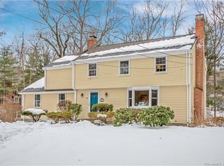 23 Crestwood Rd, Simsbury, CT 06070