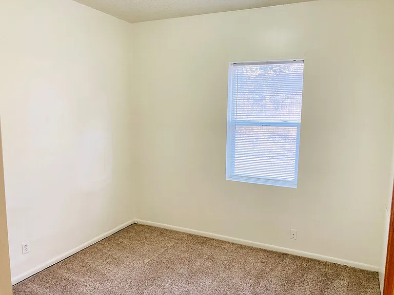 215 E Grandview Dr #2 — Photo 10