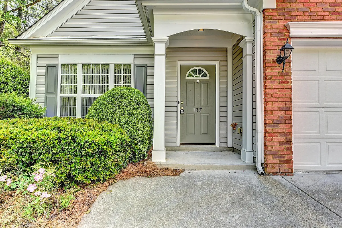 Building Photo - 13300 Morris Rd #137