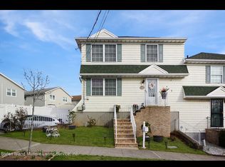 350 Saint Johns Ave, Staten Island, NY 10305