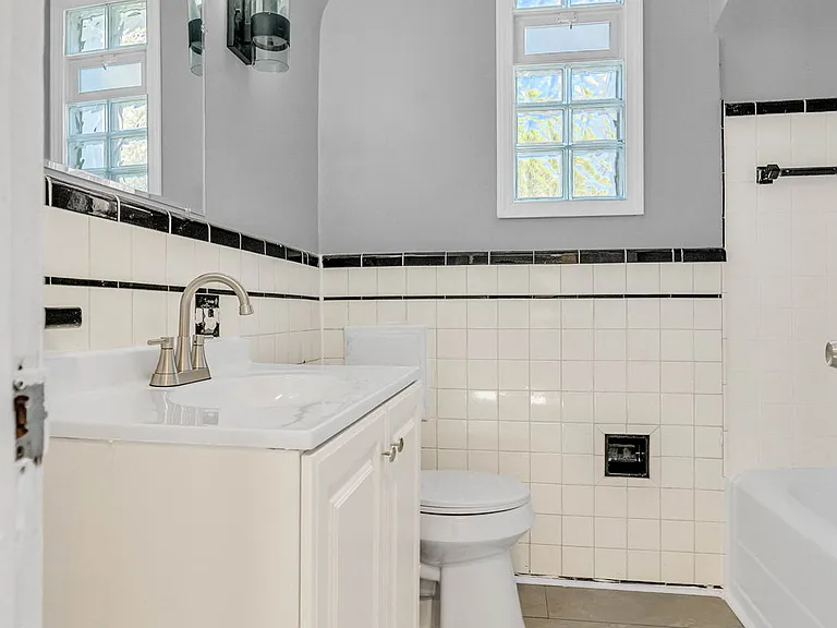 9503 Lakepointe St — Photo 21