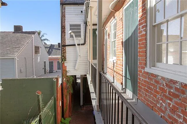 732 Burgundy St #C — Photo 3