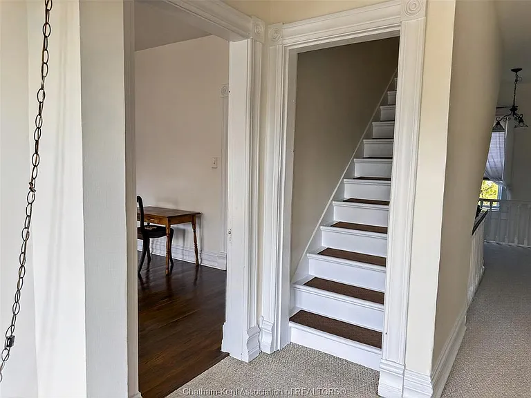 598 Park Ave W — Photo 28