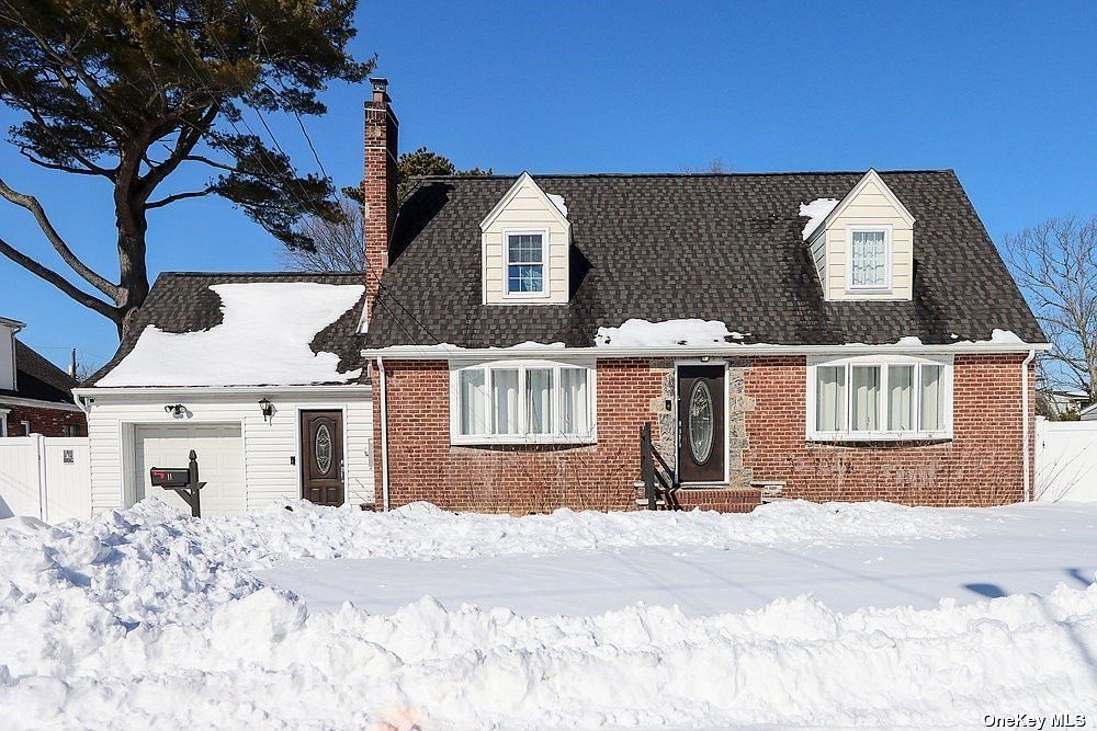 11 Liberty Avenue, North Babylon, NY 11703 Zillow